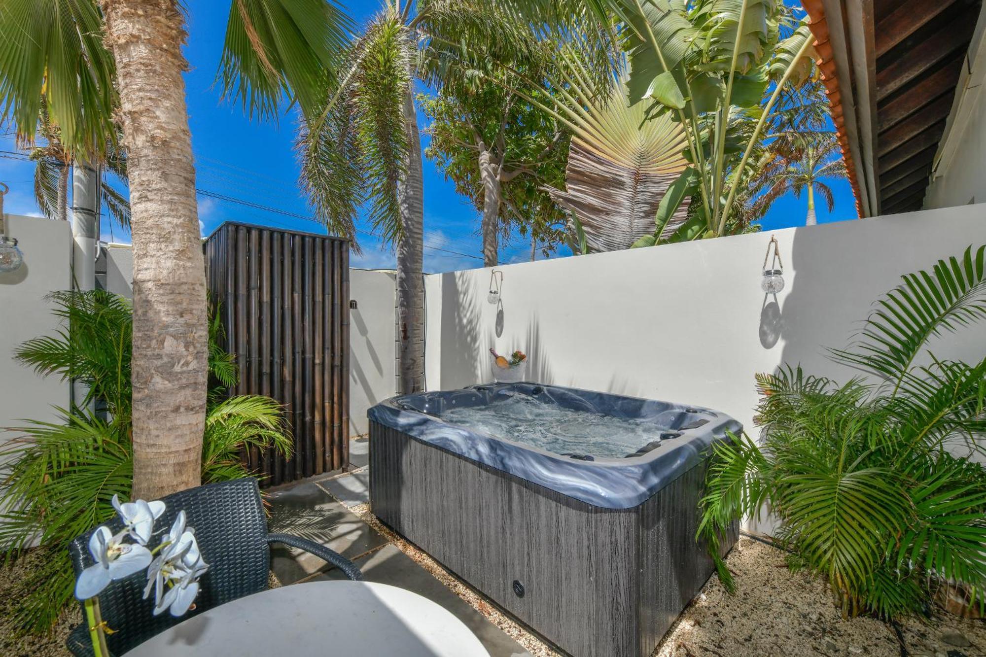 Boutique Hotel Swiss Paradise Aruba Villas&Suites Palm Beach Extérieur photo