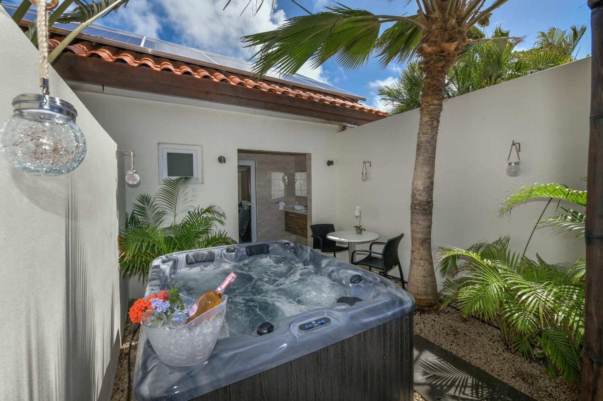 Boutique Hotel Swiss Paradise Aruba Villas&Suites Palm Beach Extérieur photo