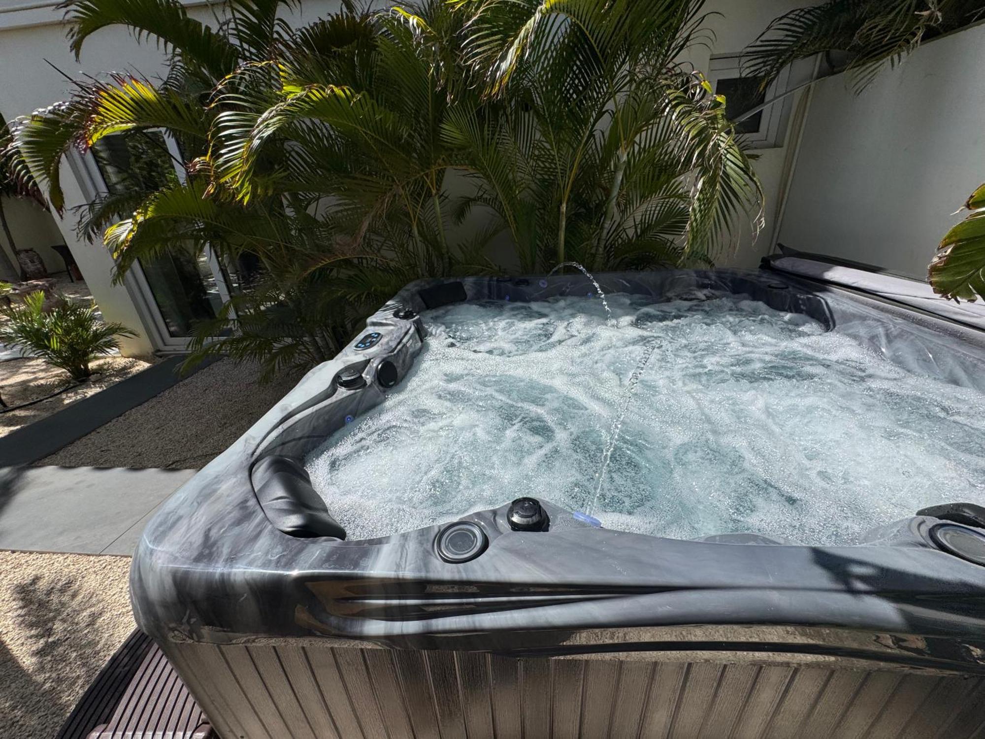 Boutique Hotel Swiss Paradise Aruba Villas&Suites Palm Beach Extérieur photo