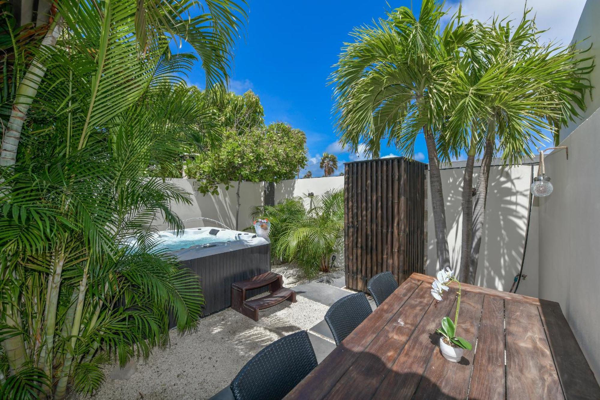 Boutique Hotel Swiss Paradise Aruba Villas&Suites Palm Beach Extérieur photo