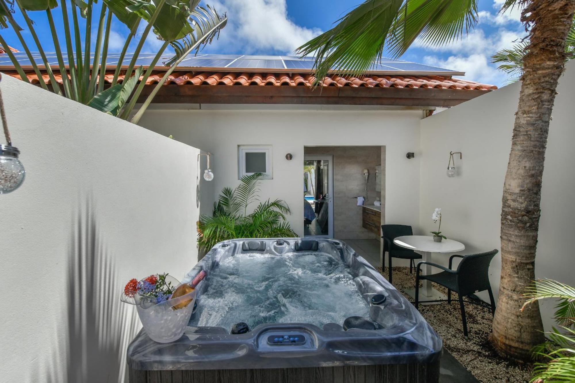 Boutique Hotel Swiss Paradise Aruba Villas&Suites Palm Beach Extérieur photo