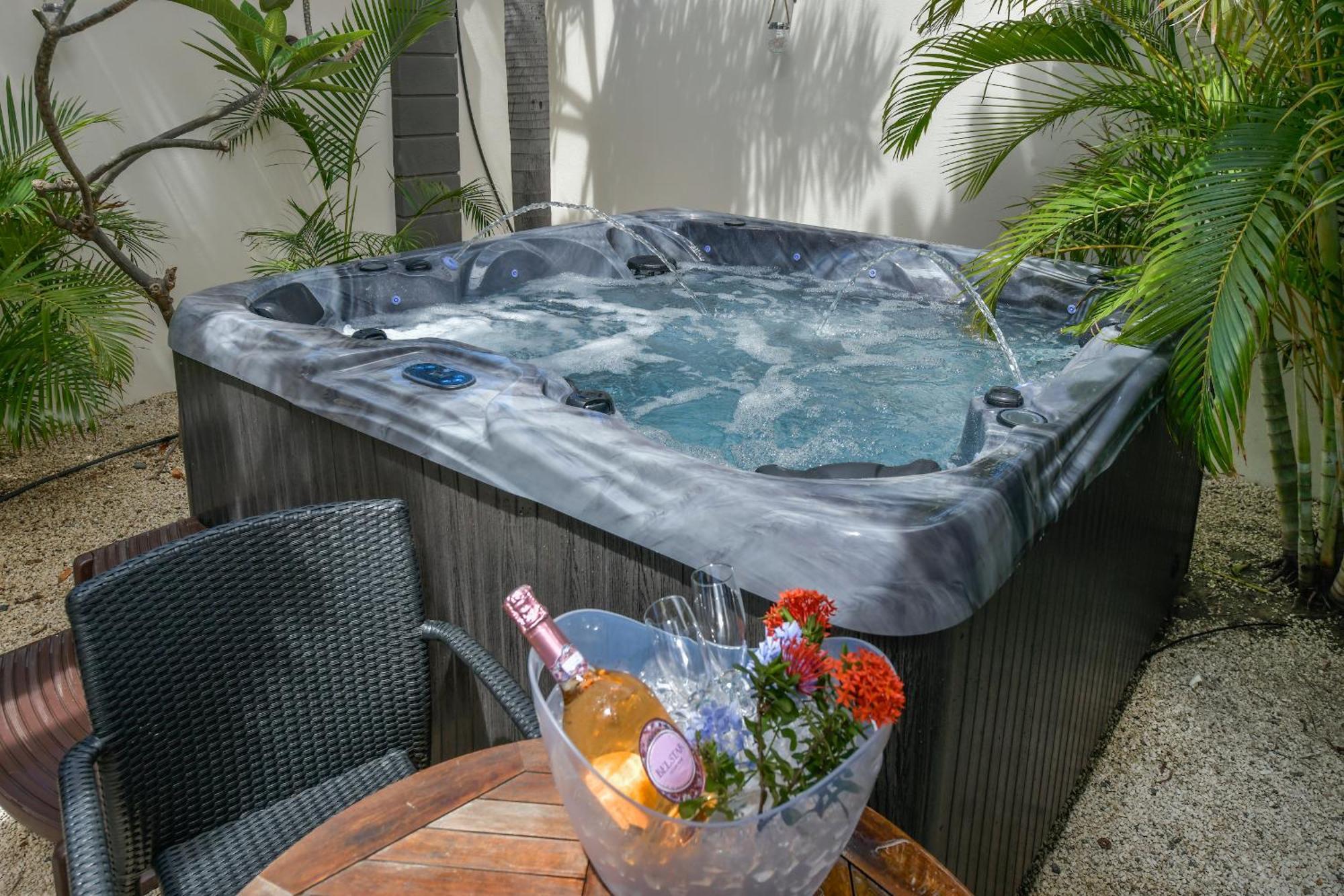 Boutique Hotel Swiss Paradise Aruba Villas&Suites Palm Beach Extérieur photo